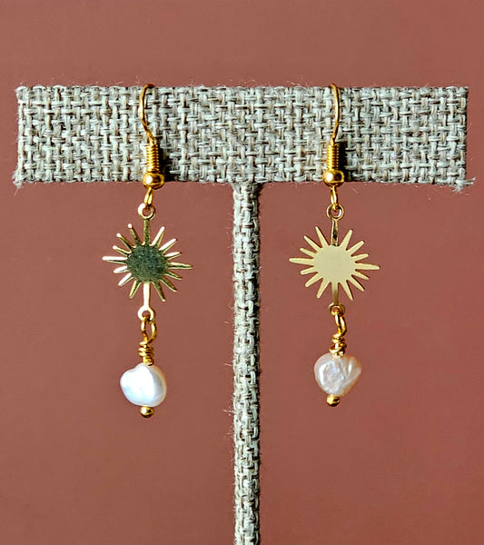 New Artisan Gold Sunburst and Pink Freshwater Pearl Earrings